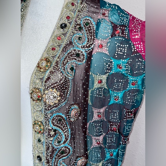 Luxurious embellished maxi robe with hand embroidery - Picture 6 of 15